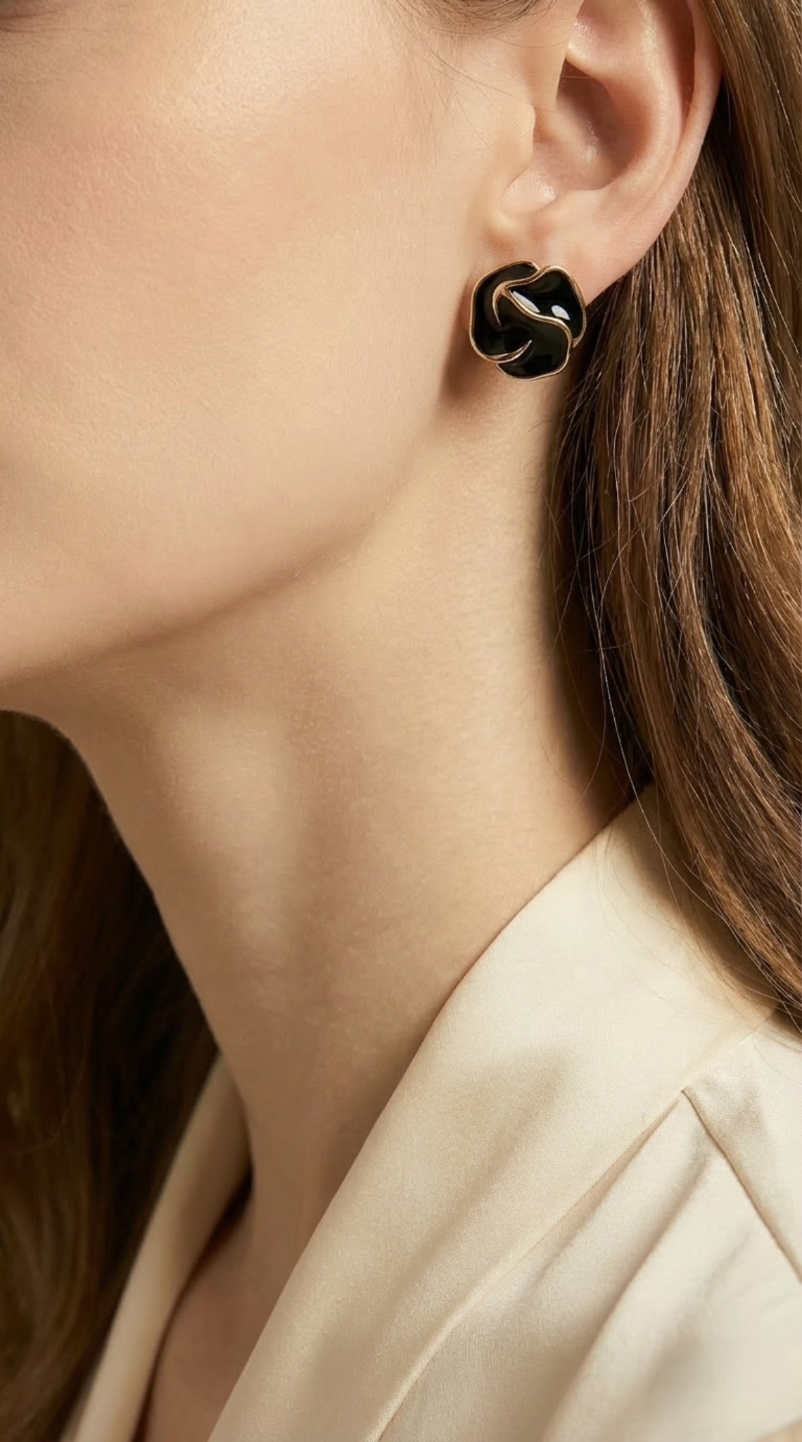 Noir Bloom Earrings