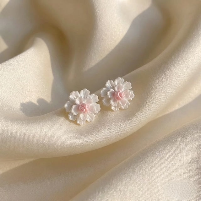 Antheia's Kiss Earrings Studs