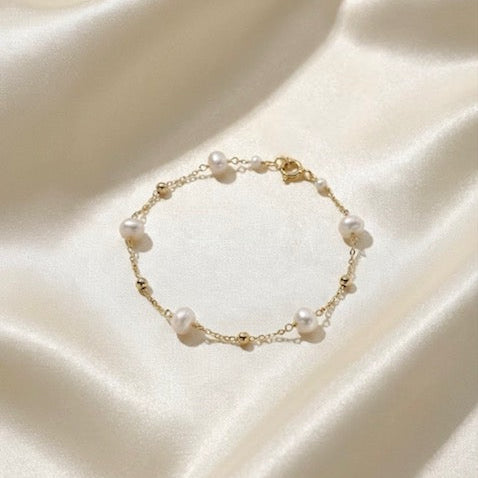 Cold Delicate Dews Bracelet